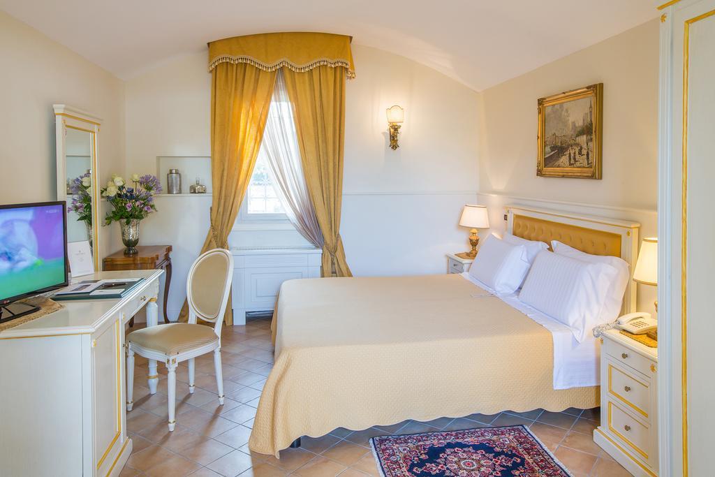 Sangiorgio & Hotel Cutrofiano